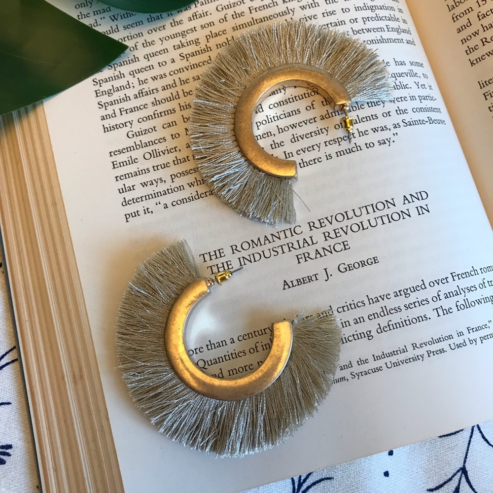 “Celia” Open hoop Cotton tassel earrings taupe - Picture 2 of 4